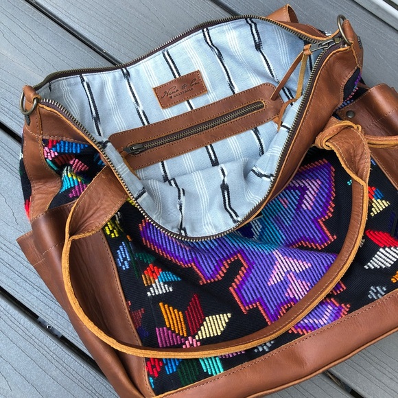 Nena & Co. TPB - Picture 3 of 6